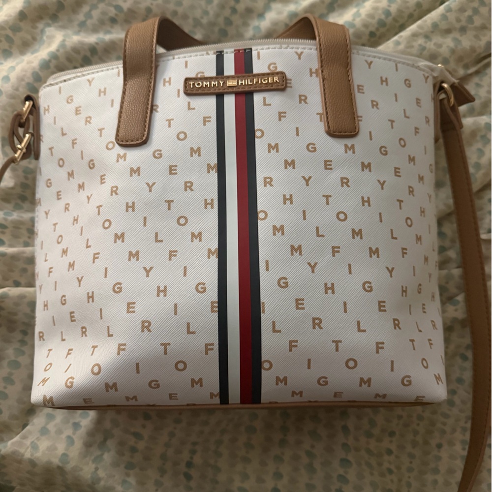 EUC Tommy Hilfiger Crossbody Bag - Picture 2 of 4